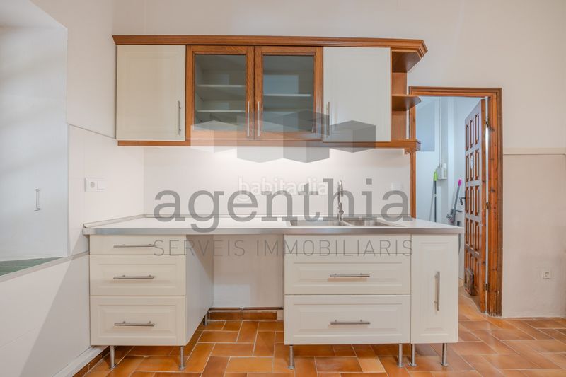 Foto 7d85ff06-a497-4153-a68c-ea54877332d6. Masia amb calefacció aparcament a Palau Girona