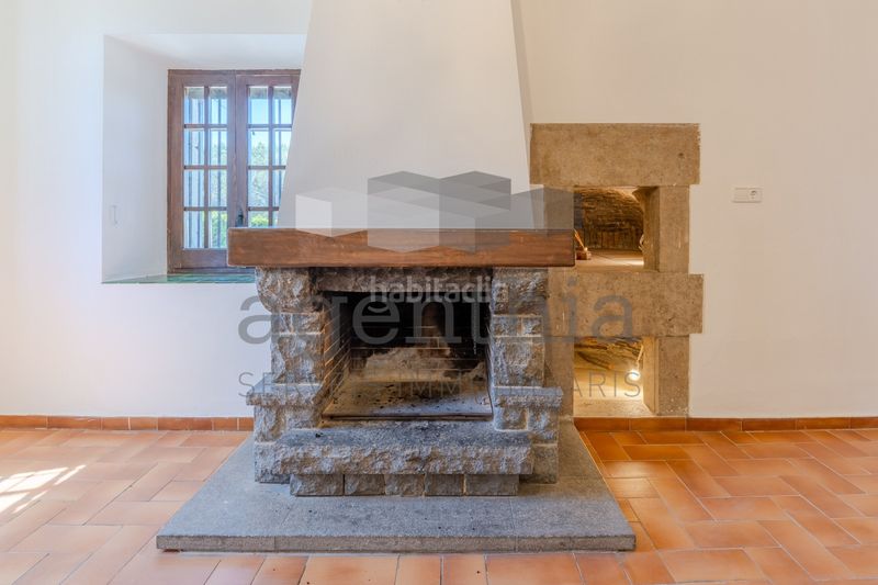 Foto 96a88cf9-1484-4c04-bd08-3d37e15b5087. Masia amb calefacció aparcament a Palau Girona