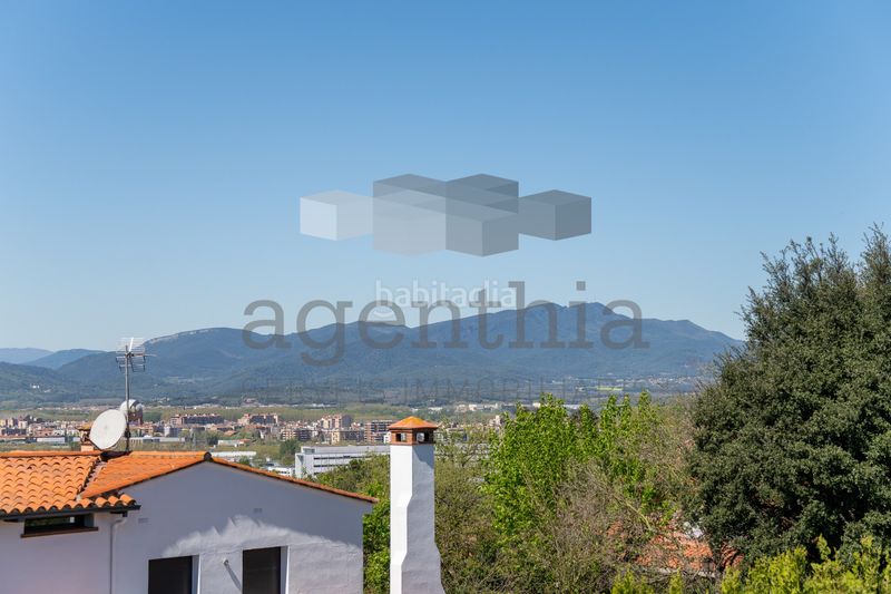 Foto a3ba1d6d-8f85-47c7-9f4b-7ae225c43254. Masia amb calefacció aparcament a Palau Girona