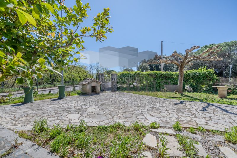 Foto b01389c6-7832-4c14-bf32-6463bac5e219. Masia amb calefacció aparcament a Palau Girona