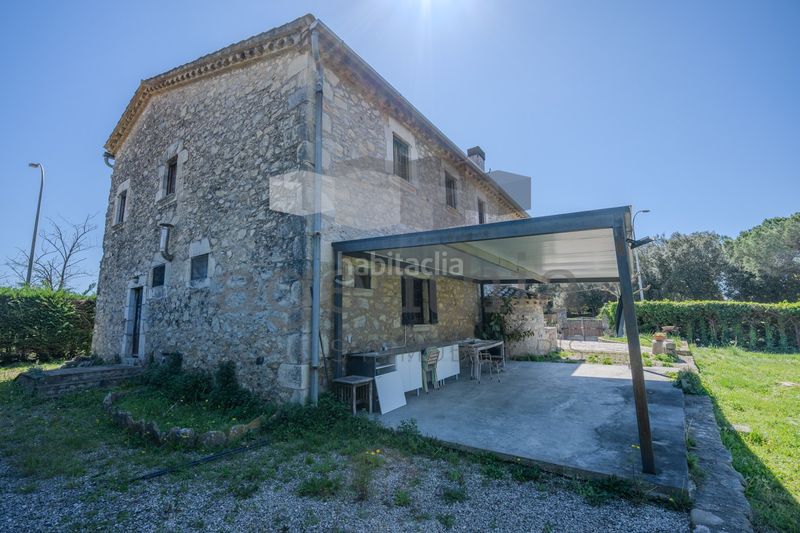 Foto bf522d64-a641-48c6-9260-f50013573eb9. Masia amb calefacció aparcament a Palau Girona