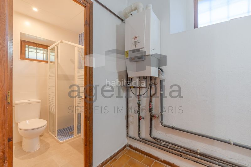 Foto c87ea3d9-867c-4811-a2c1-effbbb87decb. Masia amb calefacció aparcament a Palau Girona