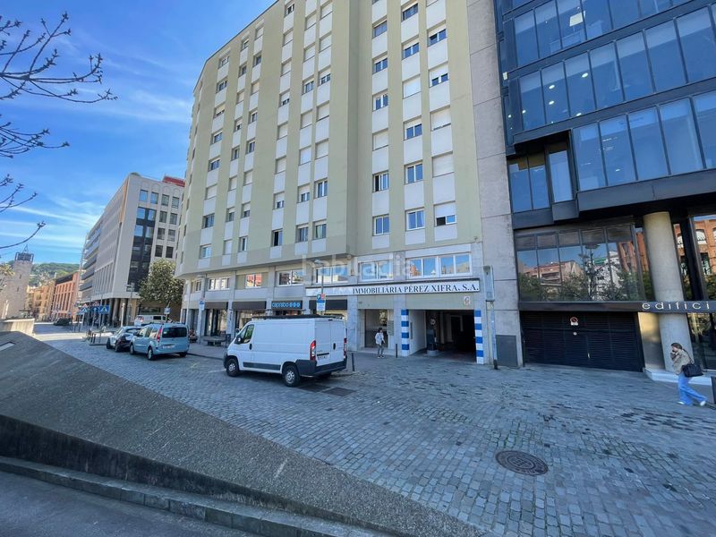 Foto 3fe3afe0-0ddc-47ff-896b-5aca8906302f. Aparcament cotxe a Centre-Barri Vell Girona