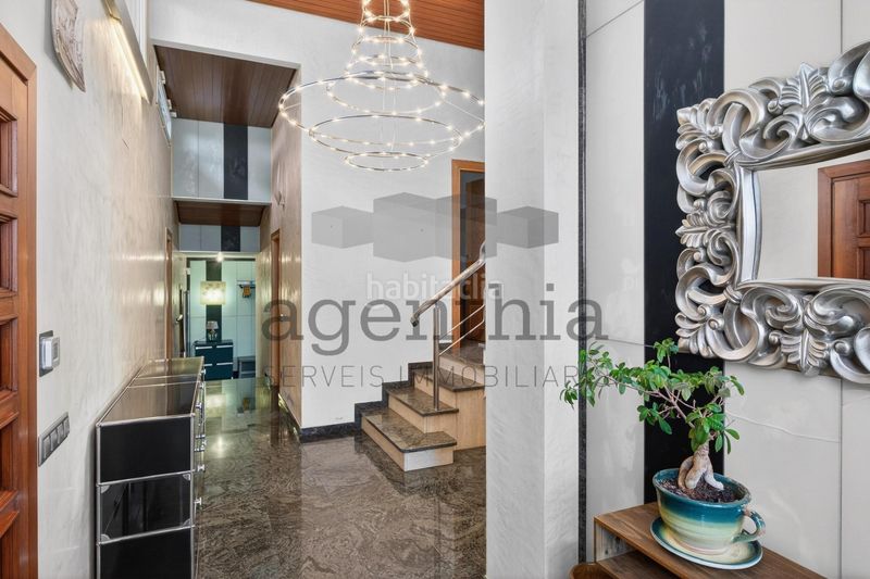 Foto 0778446d-d665-4d2f-87d2-8a9fe6ce58f7. Casa amb calefacció aparcament piscina a Llambilles