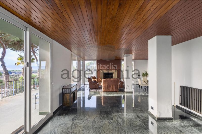 Foto 4e88e6e3-5d6f-4ffb-8c56-011f2c7b3d1e. Casa amb calefacció aparcament piscina a Llambilles