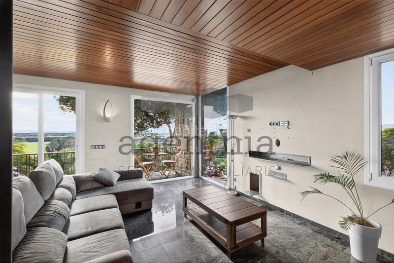 Foto 65f5eb77-4e6e-45d9-afba-749b19b11358. Casa amb calefacció aparcament piscina a Llambilles