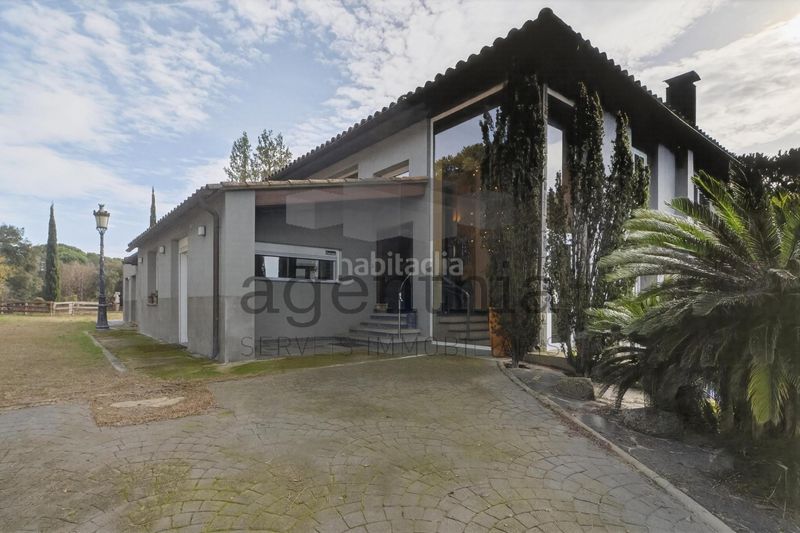 Foto 84cb7dc7-6c0f-4fbf-9621-6070ea4adebf. Casa amb calefacció aparcament piscina a Llambilles