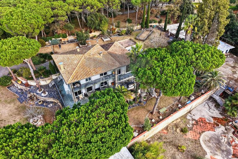 Foto b22f9840-3ea5-41af-b78e-573c74d0d7cc. Casa amb calefacció aparcament piscina a Llambilles