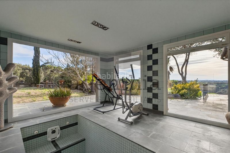 Foto b2abd913-56fd-422f-a312-4746a37962a9. Casa amb calefacció aparcament piscina a Llambilles