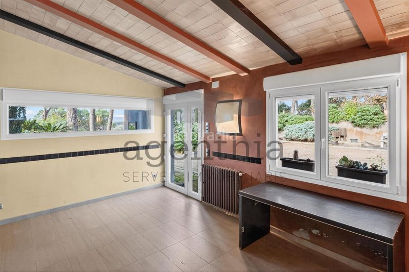 Foto c0b5c5f8-1096-4e45-a5c5-8e82e63a19a2. Casa amb calefacció aparcament piscina a Llambilles