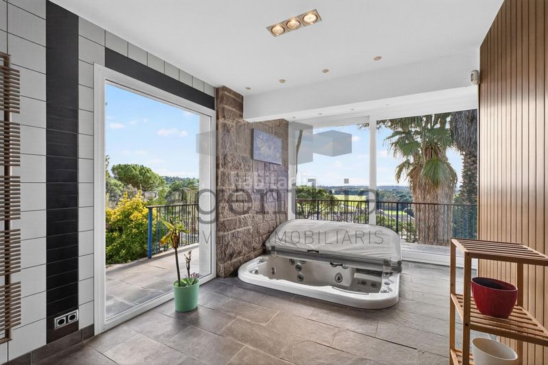 Foto e121f3d1-9592-4f3e-9f91-4dddef347727. Casa amb calefacció aparcament piscina a Llambilles