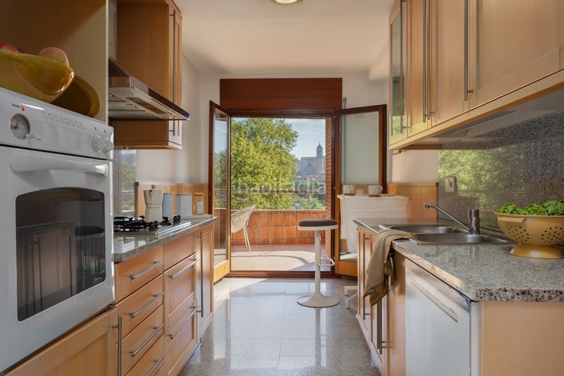 Foto 2da23ab4-35b7-4a66-877f-fc7ef7878883. Pis amb calefacció aparcament a La Devesa Girona