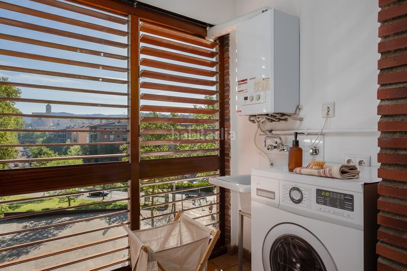 Foto c952e8b8-36db-46d9-939f-fdf66d7eac55. Pis amb calefacció aparcament a La Devesa Girona