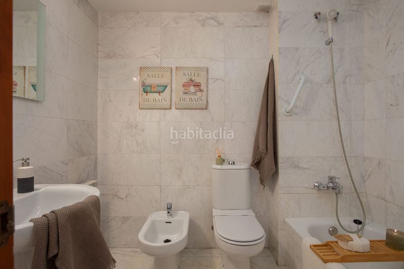 Foto fedcbdbb-1abb-4c2a-9823-dd2db7ad0530. Pis amb calefacció aparcament a La Devesa Girona