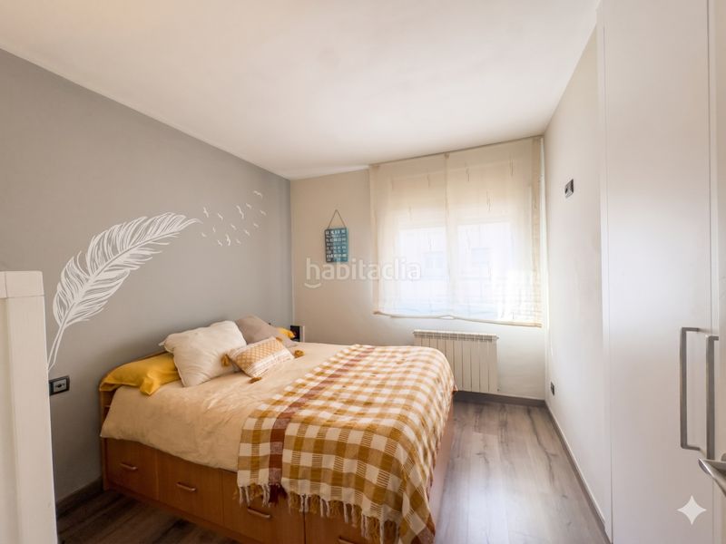 Foto 3fc21f06-7b3d-4018-8611-56df0e078e38. Pis amb calefacció a Eixample Nord Girona