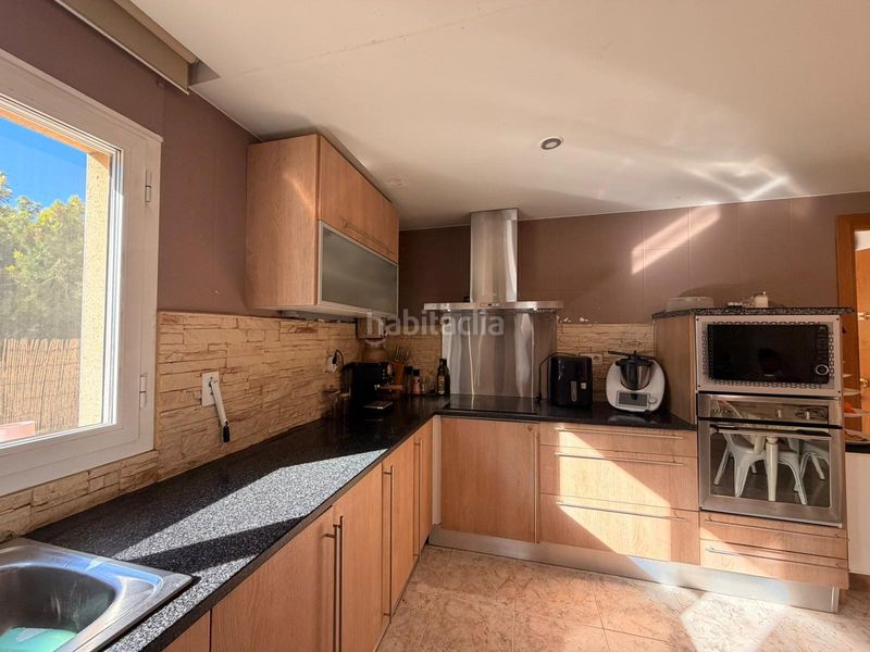 Foto 0bfd0729-9e63-4c4a-9058-cd9d25e7a283. Casa aparellada amb calefacció aparcament a Vilablareix