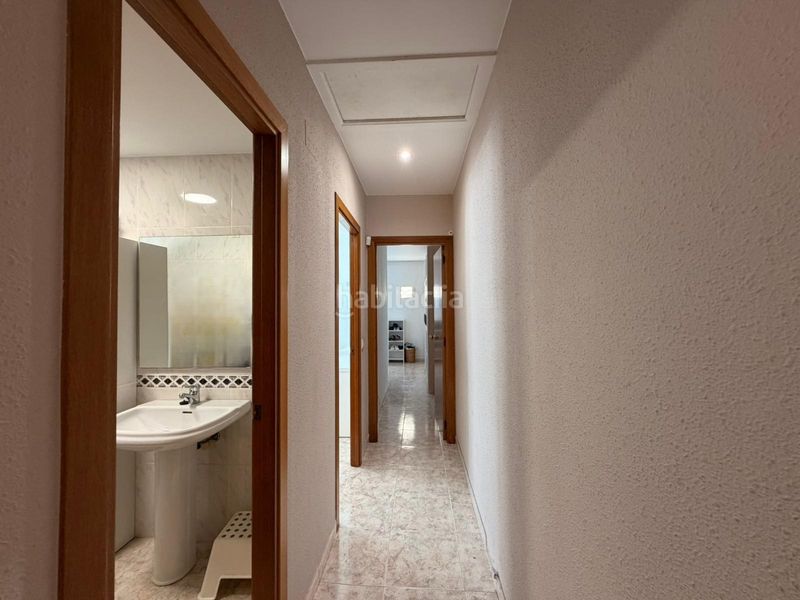 Foto 1b583366-3a6a-4526-a28f-5a62b6f63397. Casa aparellada amb calefacció aparcament a Vilablareix