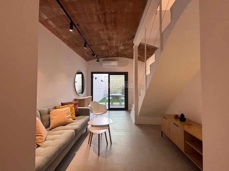 Foto 1e3d6e90-934f-4e6a-b667-eee82a1b63f3. Casa pareada en Eixample Nord Girona