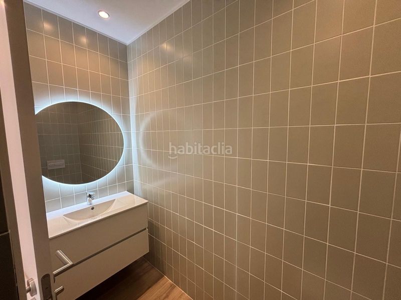 Foto 3291ee98-1504-4fb9-94c5-2a212e4319de. Casa pareada en Eixample Nord Girona