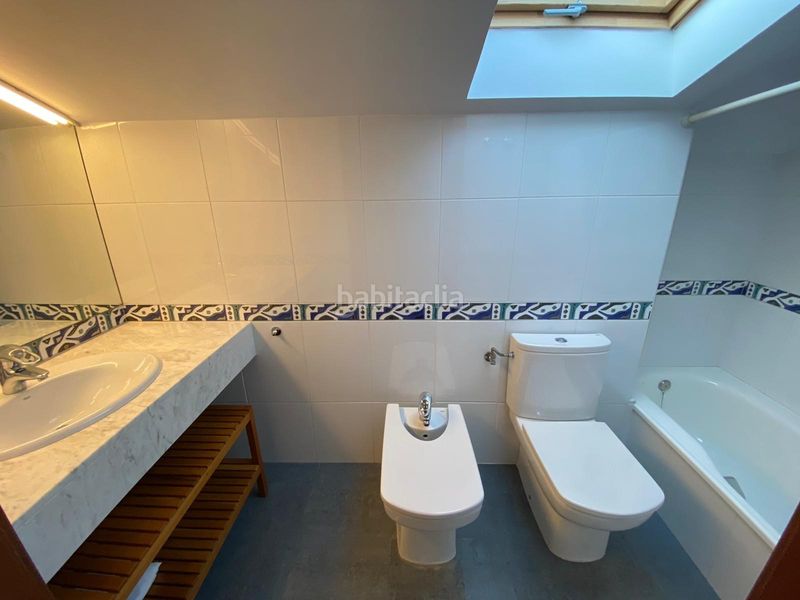 Foto 2bd8656e-7419-4472-b335-c00367d2f85b. Lloguer dúplex amb calefacció aparcament piscina a Girona