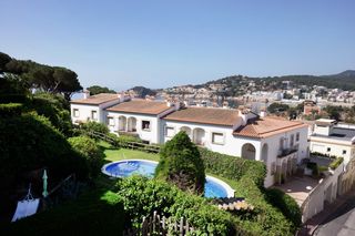 Casa aparellada  Sant feliu de guixols a sant pol