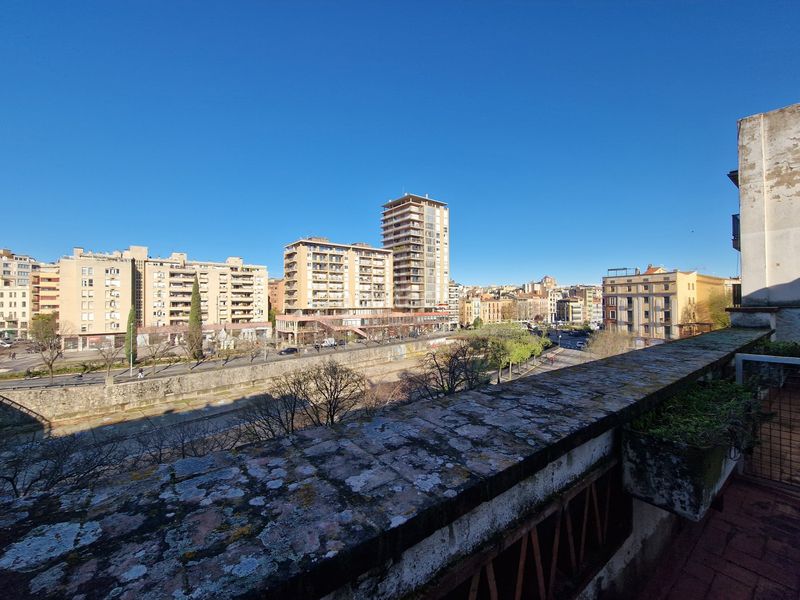 Foto daa3bd95-c08a-4a94-86e7-6baed9a2325a. Pis amb calefacció a Carme - Vistalegre Girona