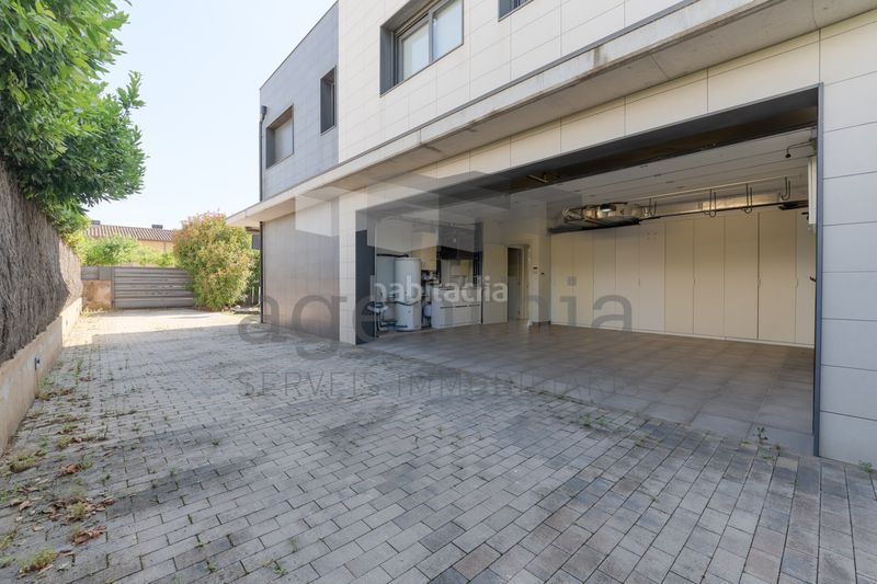 Foto 108bba2e-d787-4e64-ad3d-fca9022d1faf. Casa amb calefacció aparcament a Vilobí d´Onyar