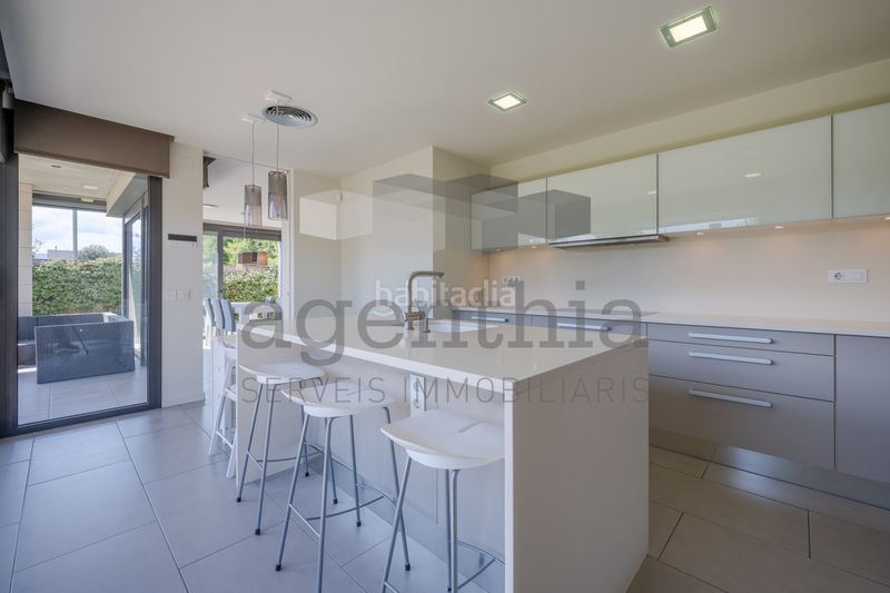 Foto d7a61cf4-98ce-40c5-8c38-cfae00b1238b. Casa amb calefacció aparcament a Vilobí d´Onyar