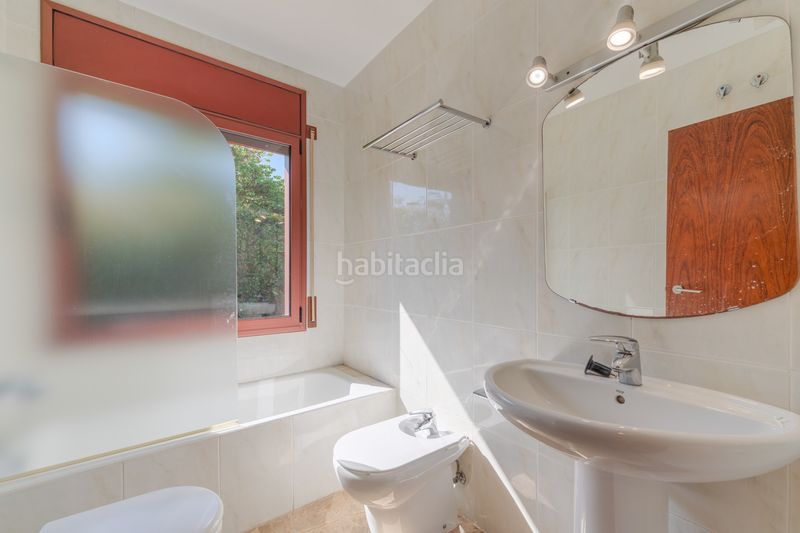 Foto 3857612f-4315-4880-b62c-74d09e98e33a. Casa amb calefacció piscina a Palau Girona