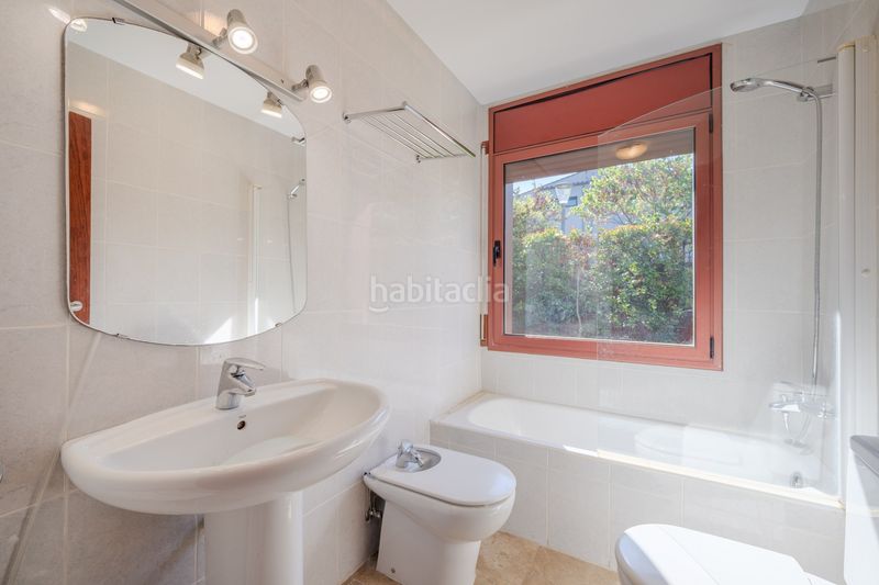 Foto 4882b90a-f92c-4de4-9d65-41e47db62159. Casa amb calefacció piscina a Palau Girona