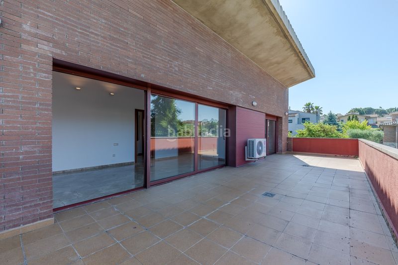 Foto 689edd2d-a1ce-4d43-98f9-8e4b13c93d03. Casa amb calefacció piscina a Palau Girona