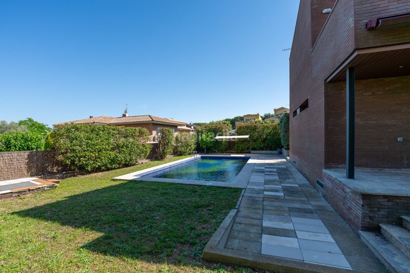 Foto 96f76f48-b7cd-479c-8391-7573d3a15845. Casa amb calefacció piscina a Palau Girona