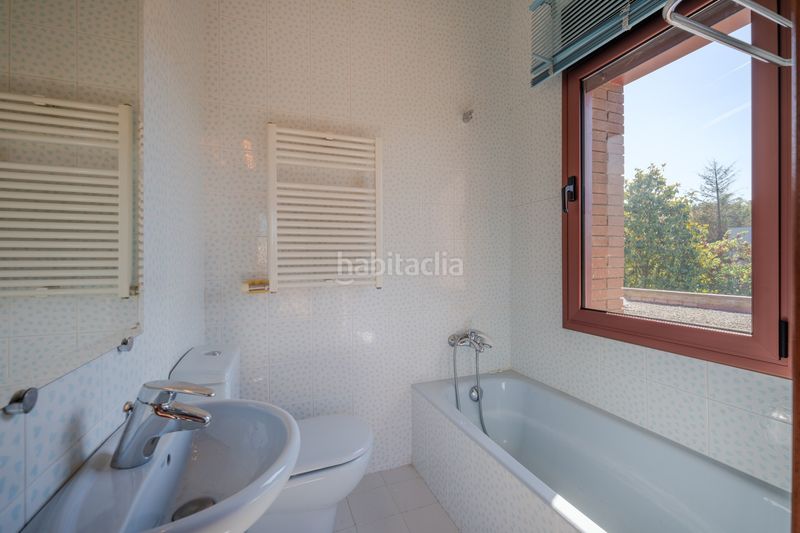 Foto b6f7dd12-8b4e-4444-a618-eff065c7ece1. Casa amb calefacció piscina a Palau Girona