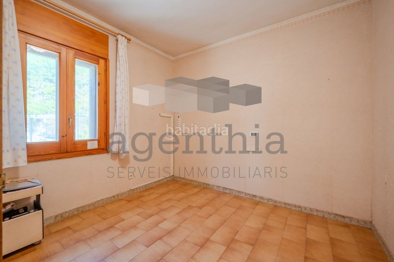 Foto 4d4e2d3a-0328-4291-85e2-67bd73d9ec83. Casa amb calefacció aparcament piscina a Quart