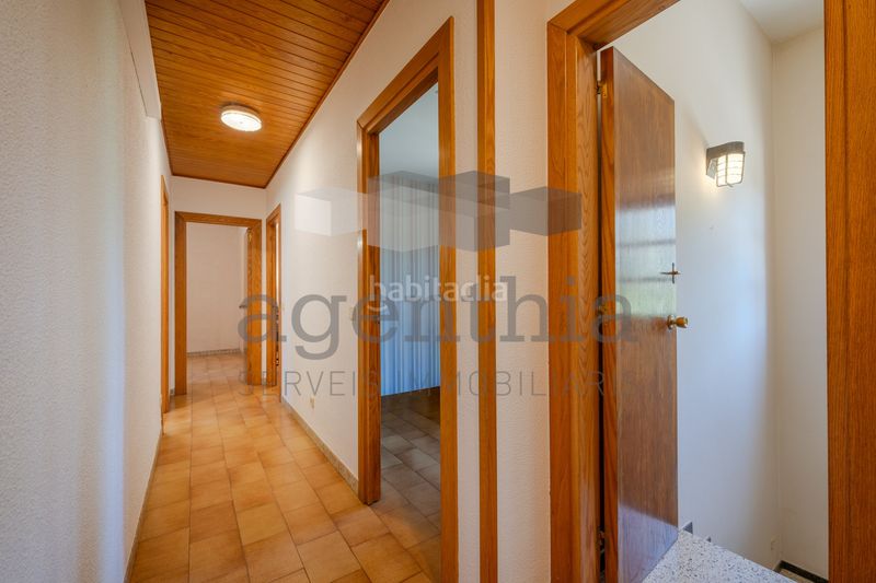 Foto 6a74729e-ab15-4af9-bf81-f980f5f893c5. Casa amb calefacció aparcament piscina a Quart