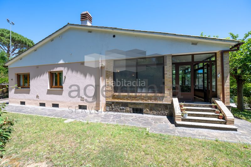 Foto dcef33c4-db6b-431f-bf4a-dfde1cfa4257. Casa amb calefacció aparcament piscina a Quart