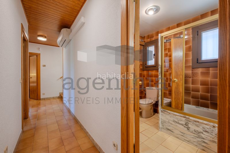 Foto e38eb358-696e-4a6e-93a7-8e524fb2135b. Casa amb calefacció aparcament piscina a Quart