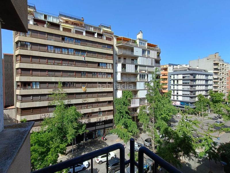 Foto f1a0c4f7-a63b-407f-97ec-f109dee66785. Pis amb calefacció aparcament a Eixample Nord Girona