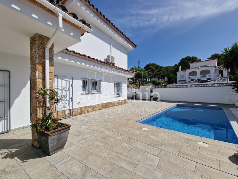 Foto 2c109e99-cb59-4728-9768-7fd644d7a295. Haus mit heizung parking pool in Port - La Clota - Puig Sec Escala (L´)