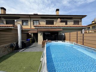 Casa adossada  Garbi