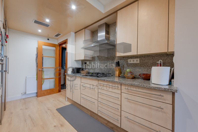 Foto a48cb944-45eb-43bd-b62b-a0541e2b838e. Semi detached house with heating parking in Aiguaviva