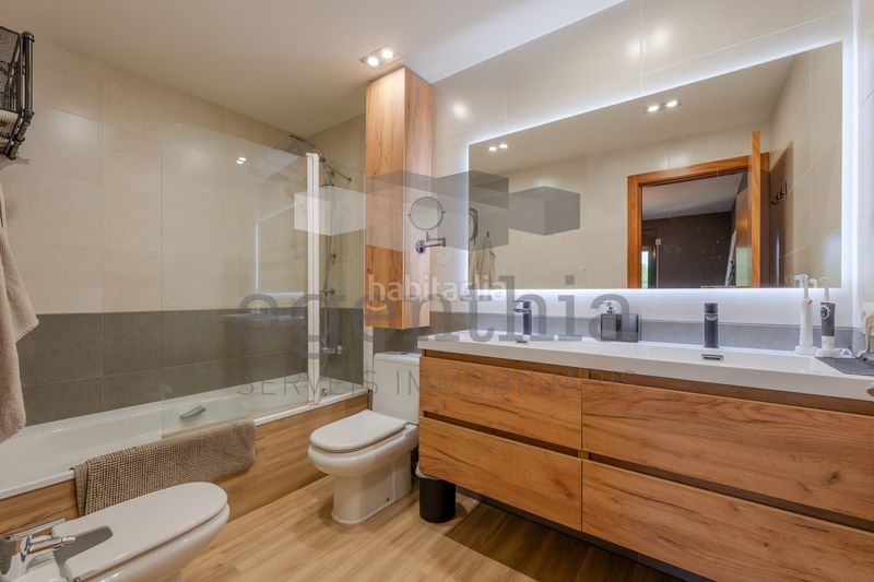 Foto d15cf2d7-f15f-4493-ac33-7442f718e620. Semi detached house with heating parking in Aiguaviva