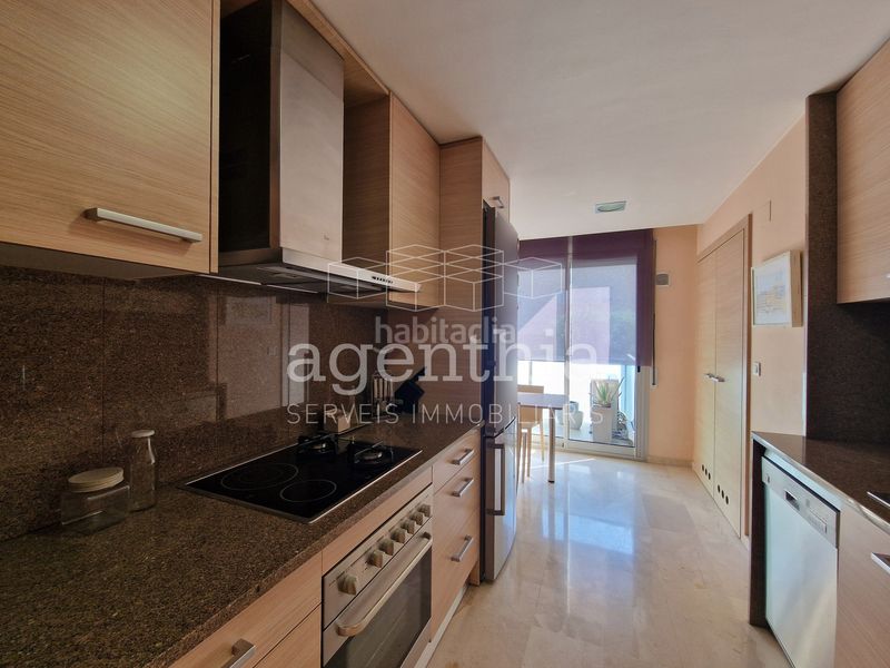Foto af9c6680-38fa-48b8-bffc-0f5c91dbdd57. Pis amb calefacció aparcament piscina a Eixample Sud-Migdia Girona