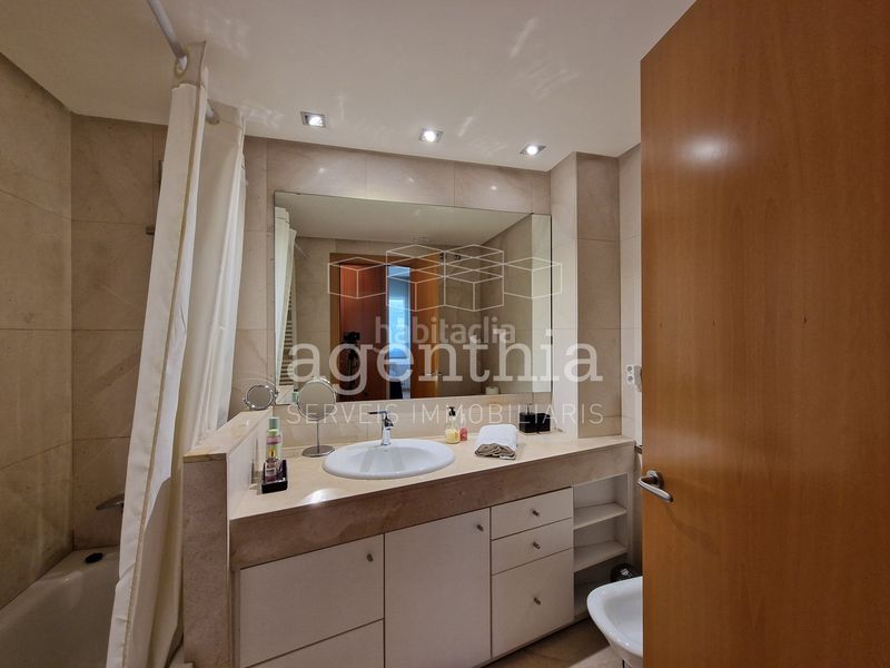 Foto b8d10e7c-ff70-41fd-a5cb-6e7b293c5abb. Pis amb calefacció aparcament piscina a Eixample Sud-Migdia Girona