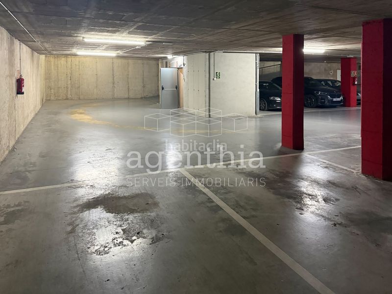 Foto cbe7be81-62b0-4908-a98b-a7e281721237. Pis amb calefacció aparcament piscina a Eixample Sud-Migdia Girona