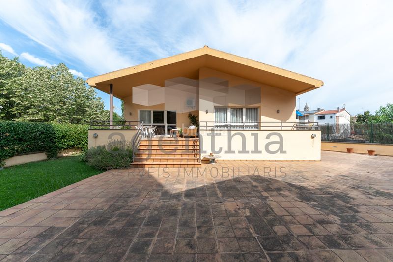 Foto cad4d0f8-98e7-4e54-89cf-8b95462972b6. Casa amb calefacció aparcament a Cassà de la Selva