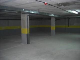 Rent Car parking  Calle de rufino torres. Amplia plaza de aparcamiento en el centro de torrelodones