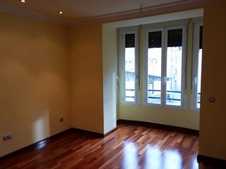 Location Appartement  Avenida del padre isla. Piso de dos dormitorios en el centro de león