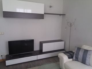 Rent Flat  Calle de la virgen de los peligros. Piso amueblado en madrid