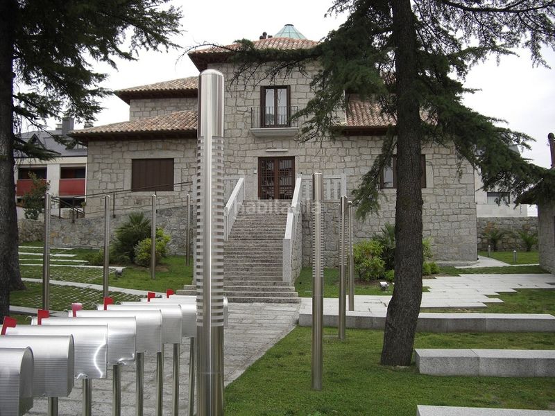Foto f292209b-c1fa-40c9-8ea1-1a7aba211603. Rent duplex with heating parking in Casco Antiguo Torrelodones